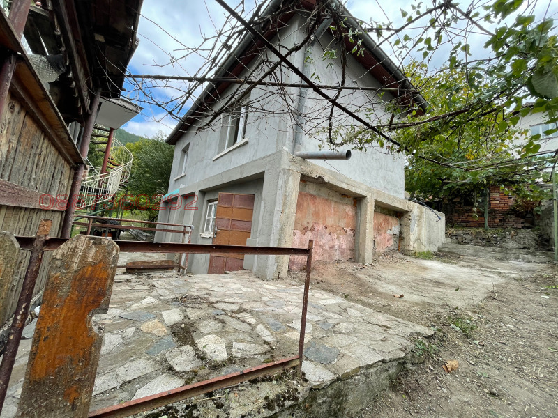 Продава КЪЩА, гр. Своге, област София област