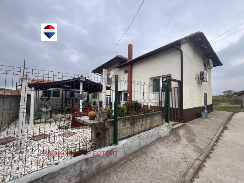 Продава КЪЩА в област Русе, с. Долна Студена - 121 кв.м / 72 000 € » 140 819.76 лв., РЕМАКС РИВЪР ЕСТЕЙТ