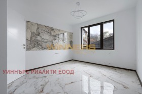 ����� ������� 3-�����,���� �����, �����>