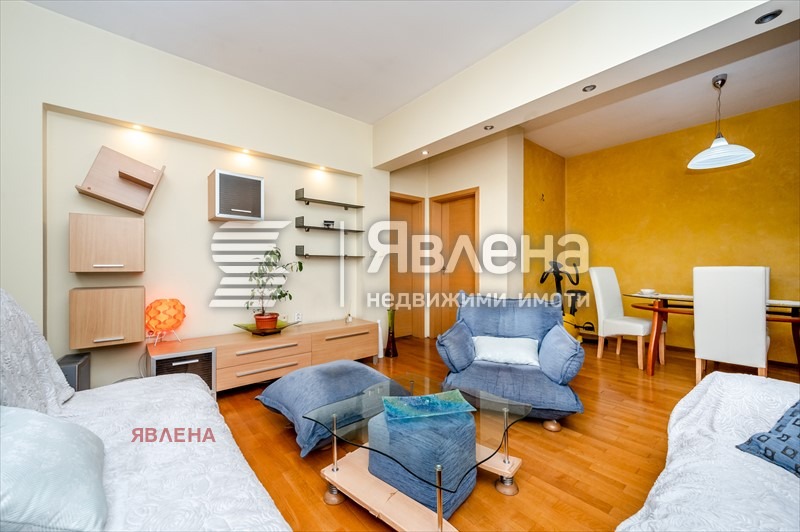 Продава 4-СТАЕН, гр. София, Докторски паметник, снимка 1 - Aпартаменти - 48592623