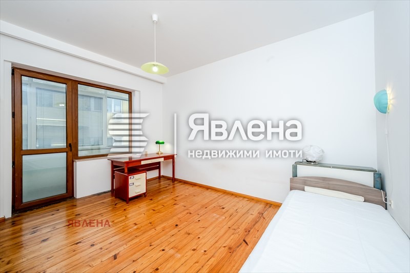 Продава 4-СТАЕН, гр. София, Докторски паметник, снимка 9 - Aпартаменти - 48592623