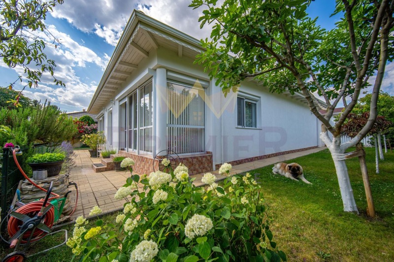 Продава КЪЩА, област Добрич, с. Соколово • 245000 € / 479178.35 лв. • 18111405 1