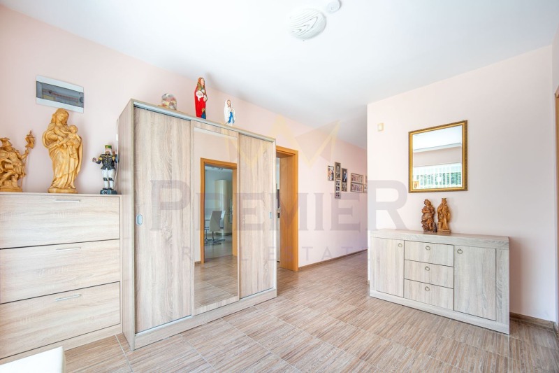 Продава КЪЩА, с. Соколово, област Добрич, снимка 9 - Къщи - 52041451