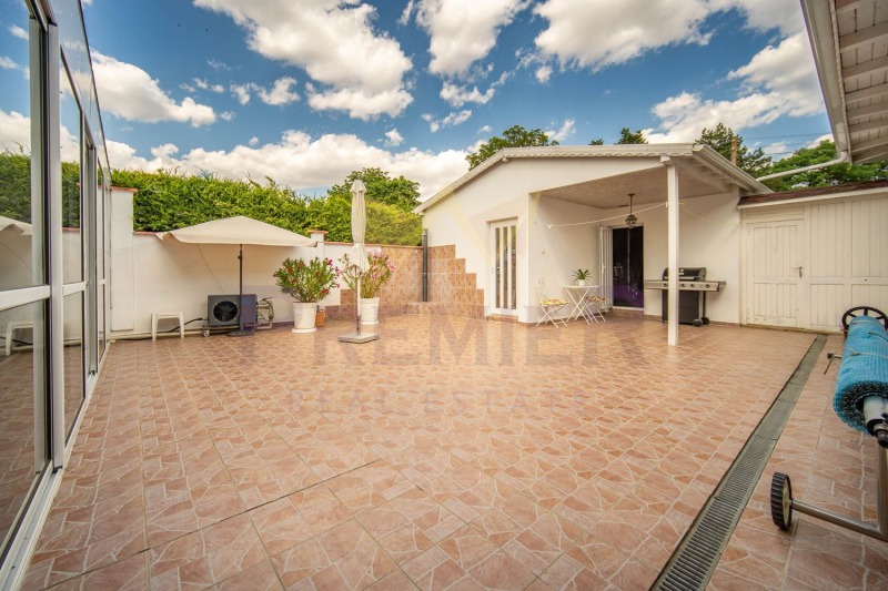 Продава КЪЩА, с. Соколово, област Добрич, снимка 12 - Къщи - 52041451