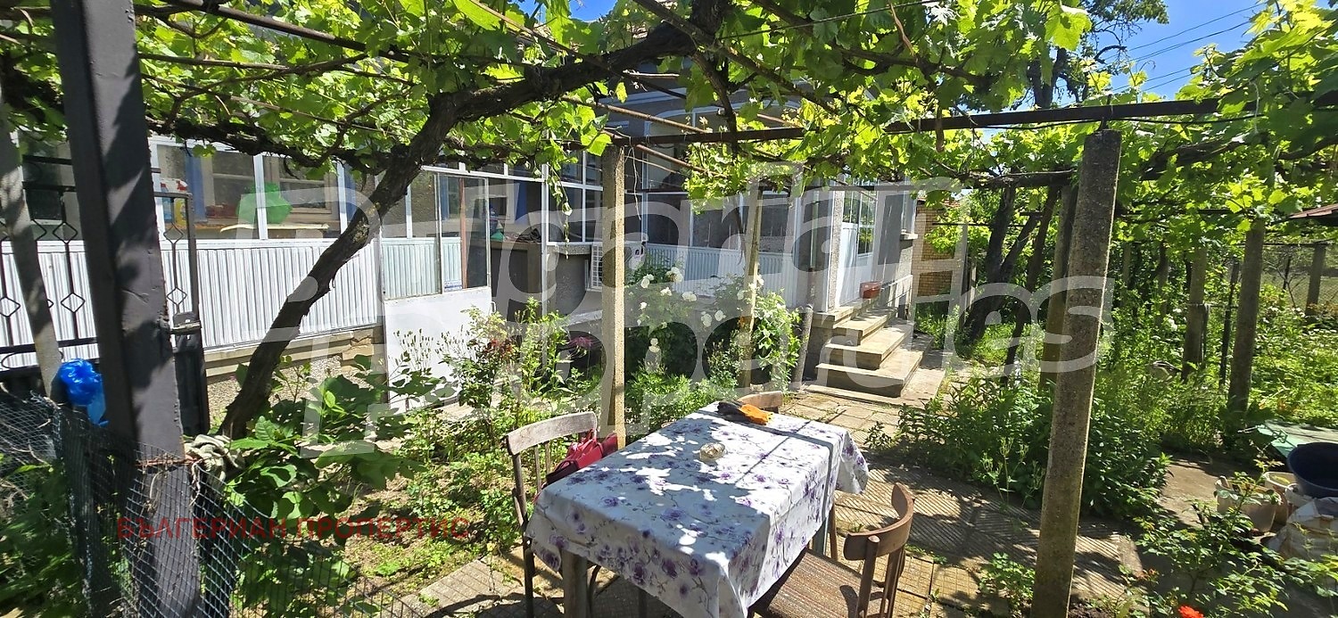 Продава КЪЩА, с. Славяново, област Търговище, снимка 17 - Къщи - 54738524