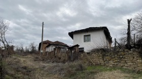 Продажба на имоти в с. Пресяка, област Ловеч - изображение 1 