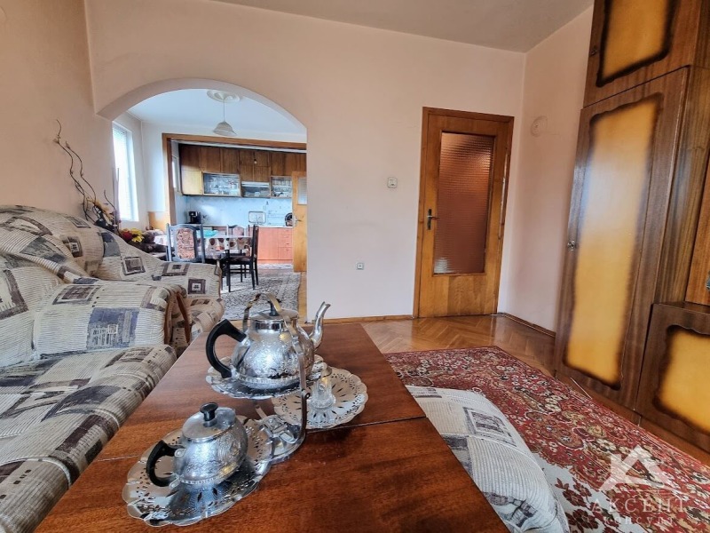 Продава  3-стаен град Перник , Могиличе , 98 кв.м | 93626246 - изображение [8]