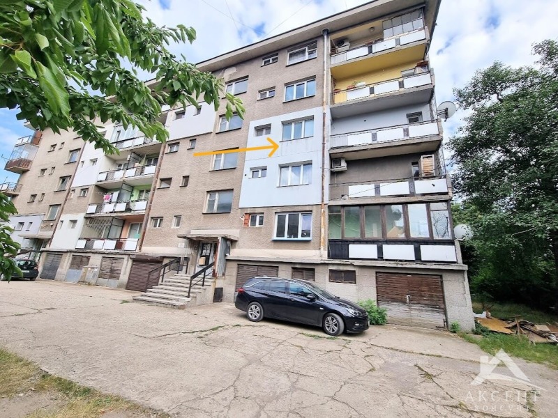 Продава  3-стаен град Перник , Могиличе , 98 кв.м | 93626246