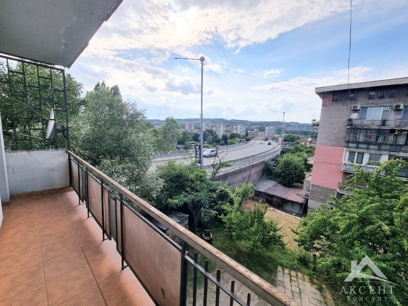 Продава  3-стаен град Перник , Могиличе , 98 кв.м | 93626246 - изображение [9]