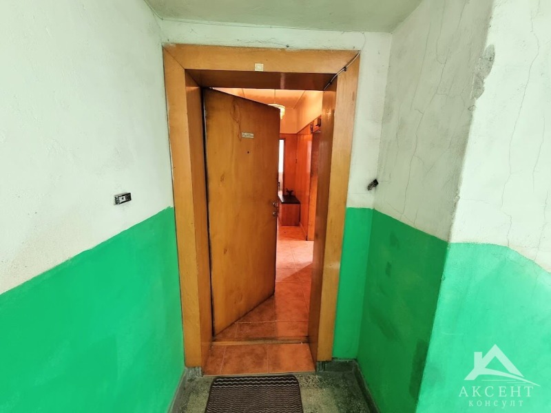 Продава  3-стаен град Перник , Могиличе , 98 кв.м | 93626246 - изображение [2]