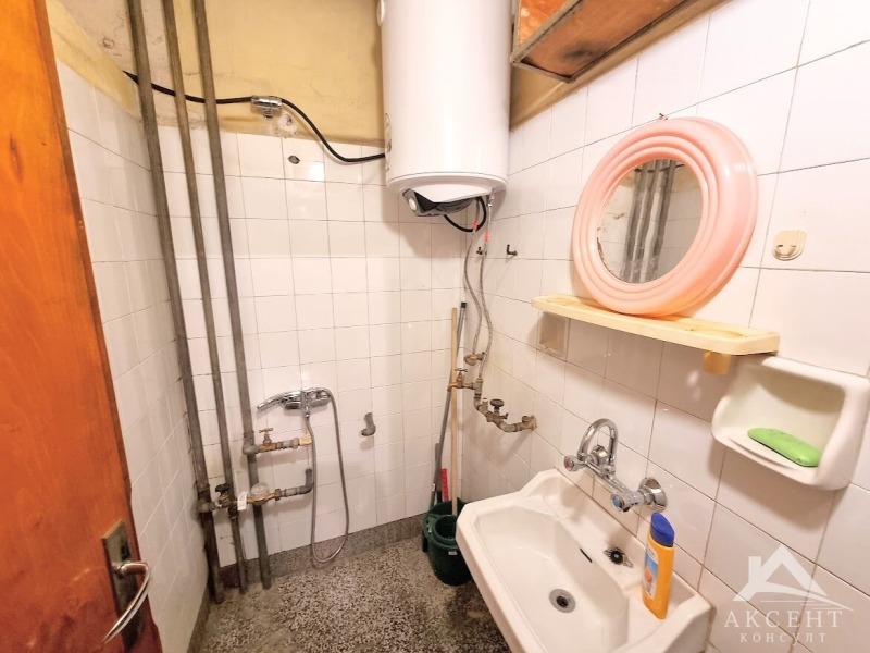 Продава  3-стаен град Перник , Могиличе , 98 кв.м | 93626246 - изображение [16]