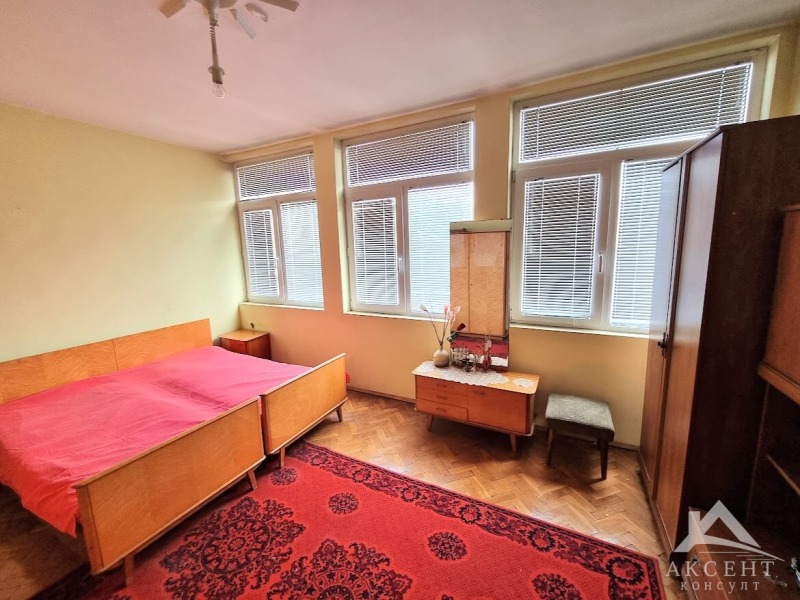 Продава  3-стаен град Перник , Могиличе , 98 кв.м | 93626246 - изображение [12]