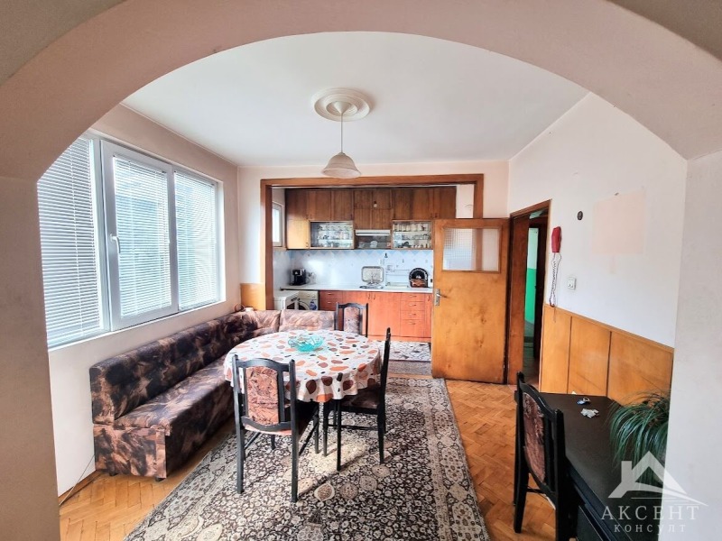 Продава  3-стаен град Перник , Могиличе , 98 кв.м | 93626246 - изображение [5]