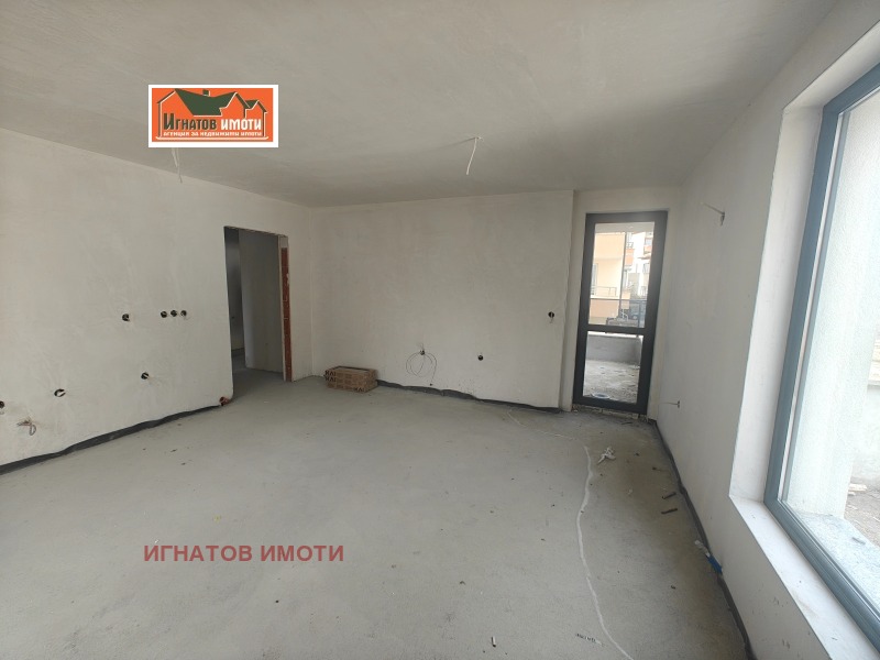 Продава 3-СТАЕН, гр. Пазарджик, Идеален център, снимка 2 - Апартаменти - 52493283