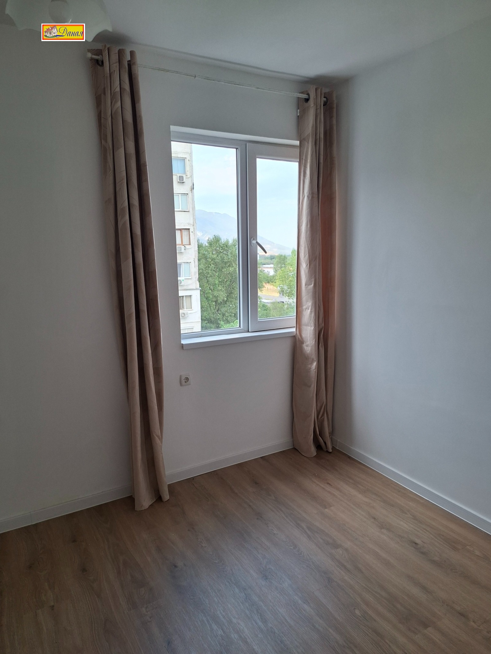 Продава 4-СТАЕН, гр. Враца, Дъбника, снимка 9 - Апартаменти - 55828605