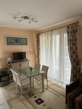 Στούντιο Σβετη Βλασ, περιοχή Μπουργκάς 8