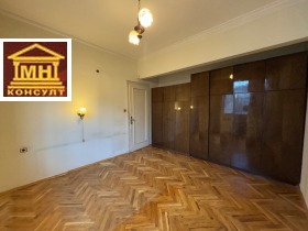 3 bedroom Tsentar, Sofia 8