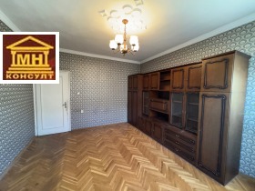 3 bedroom Tsentar, Sofia 2