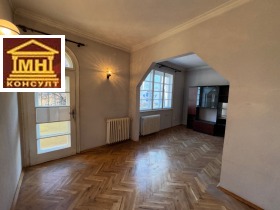 3 bedroom Tsentar, Sofia 10