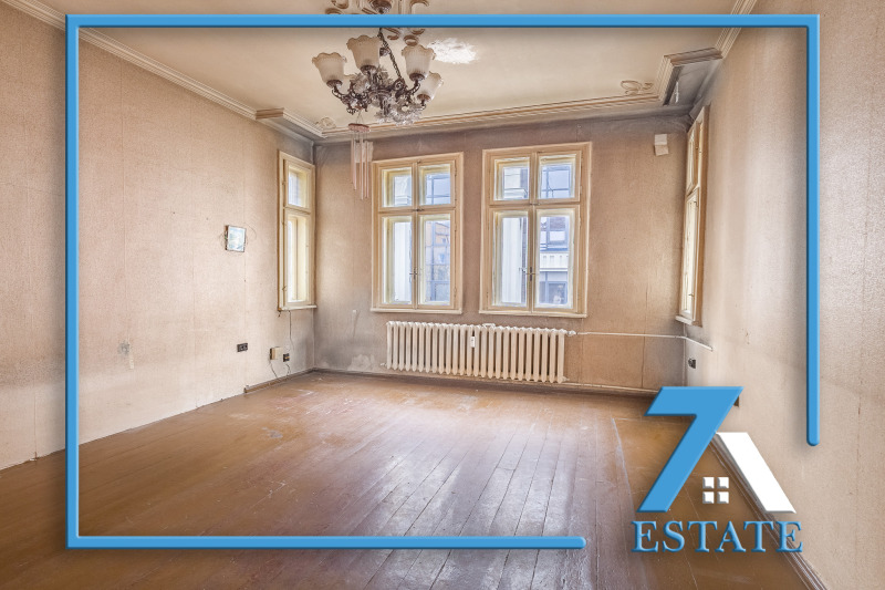 For Sale  3+ bedroom Sofia , Tsentar , 150 sq.m | 74732581