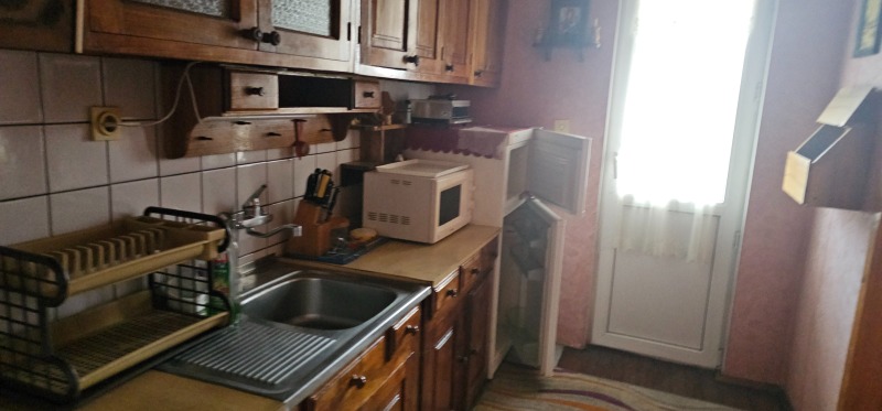 Продава КЪЩА, гр. Перник, Димова махала, снимка 9 - Къщи - 53150509