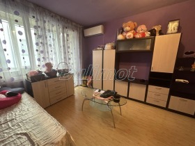 1 chambre Tsentar, Varna 8