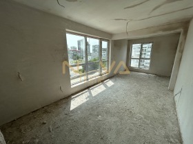Продава 3-стаен град Варна Левски 1 - [1] 