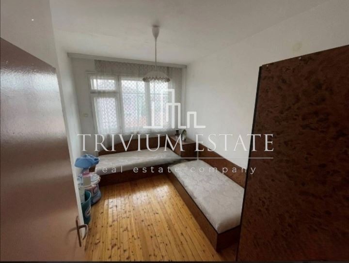 Продава ЕТАЖ ОТ КЪЩА, гр. Пловдив, Прослав, снимка 3 - Етаж от къща - 54640791