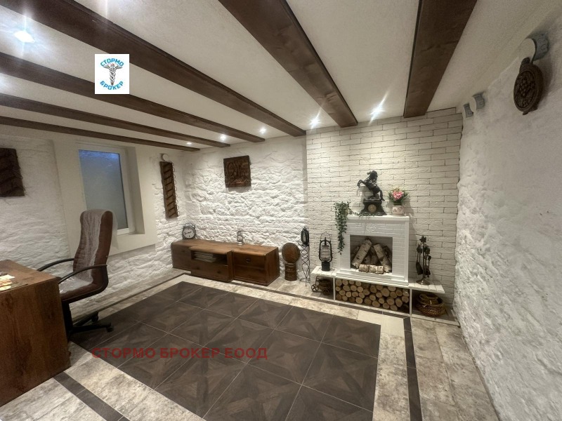 Продава КЪЩА, град София, Център • 1000000 € / 1955830.00 лв. • 10562635 1