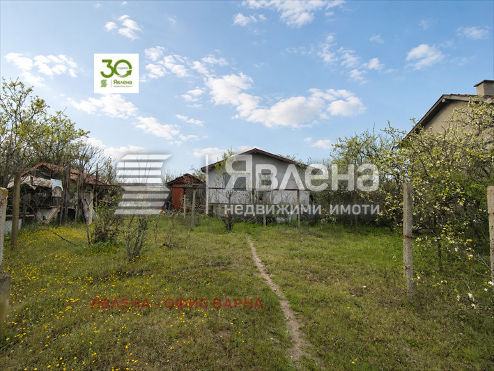Продава КЪЩА, гр. Варна, м-т Боровец - север