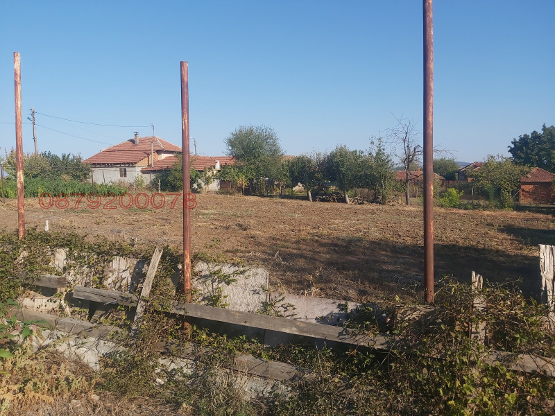 Продава ПАРЦЕЛ, с. Баховица, област Ловеч