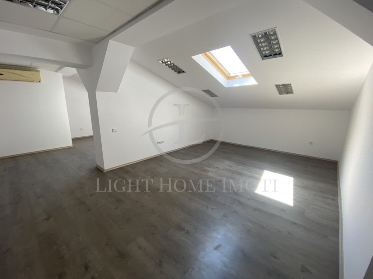 Продава ОФИС, гр. Пловдив, Център, снимка 2 - Офиси - 51821453