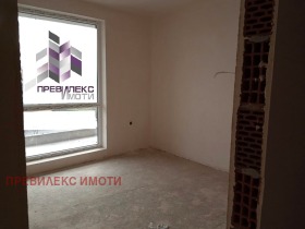 3-стаен град Пловдив, Тракия 8