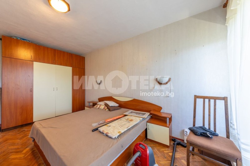 Продава  3-стаен град Варна , Левски 1 , 74 кв.м | 54782930 - изображение [2]