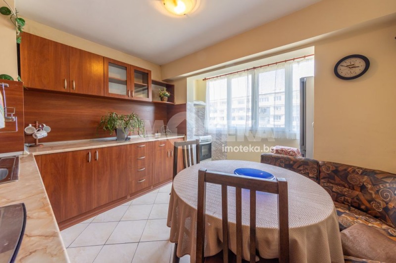 Продава  3-стаен град Варна , Левски 1 , 74 кв.м | 54782930 - изображение [3]
