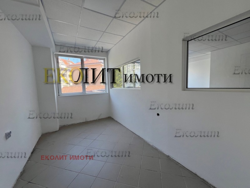 Na prodej  Kancelář Sofia , Darvenica , 260 m2 | 37251556 - obraz [3]