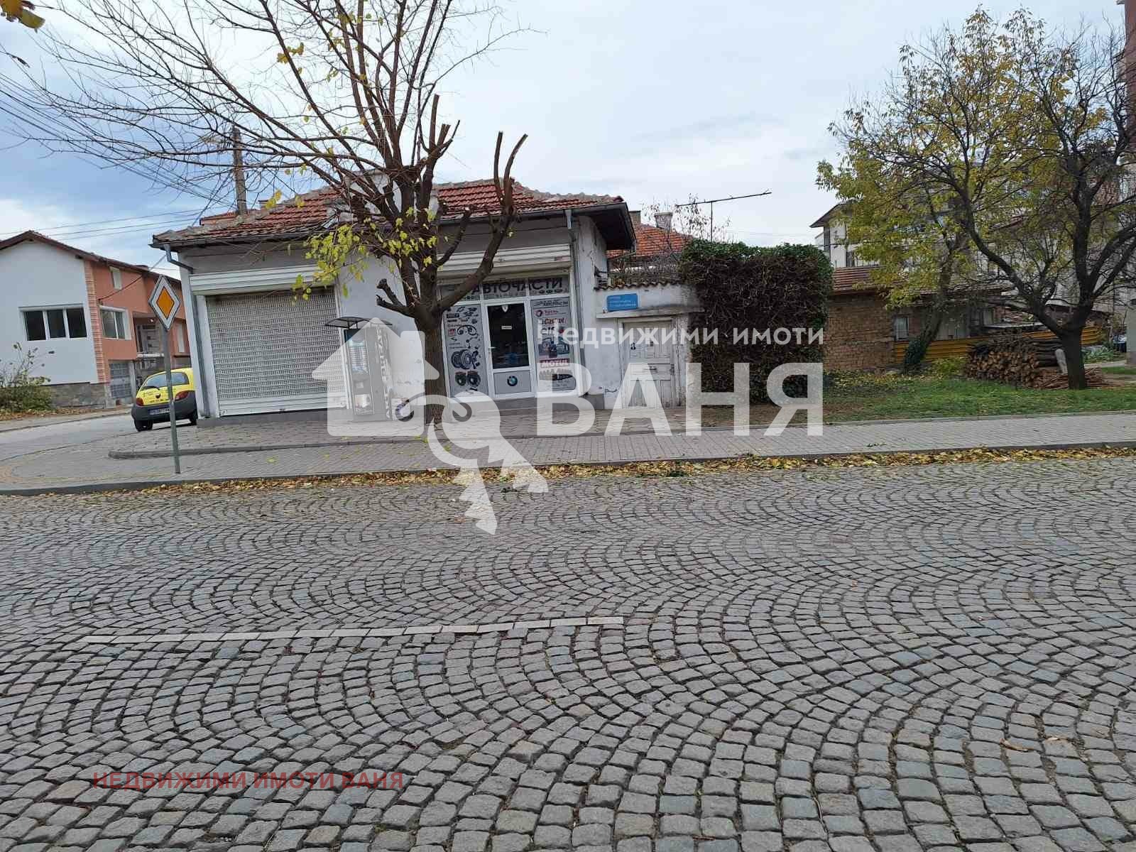 Продава КЪЩА, гр. Карлово, област Пловдив, снимка 2 - Къщи - 54079143
