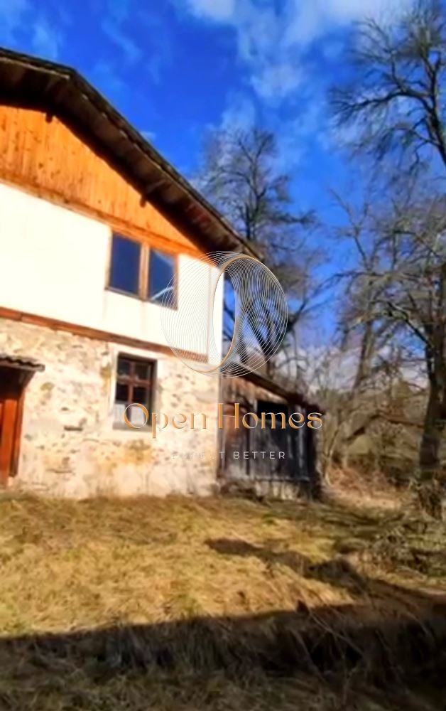 Продава КЪЩА, с. Солища, област Смолян