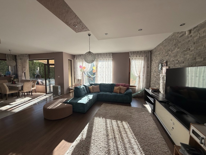 Продава КЪЩА, гр. Пловдив, Западен, снимка 2 - Къщи - 53010283