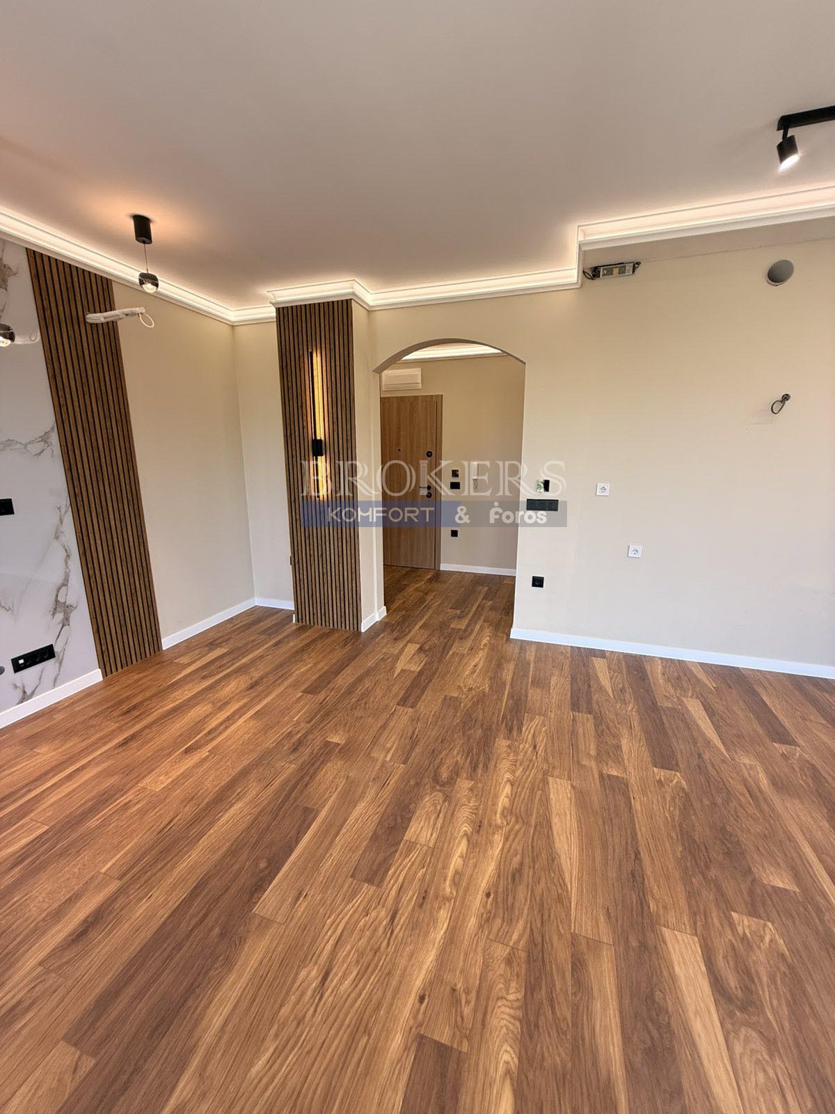 Продава 3-СТАЕН, гр. Варна, м-т Ален мак, снимка 2 - Апартаменти - 55940905