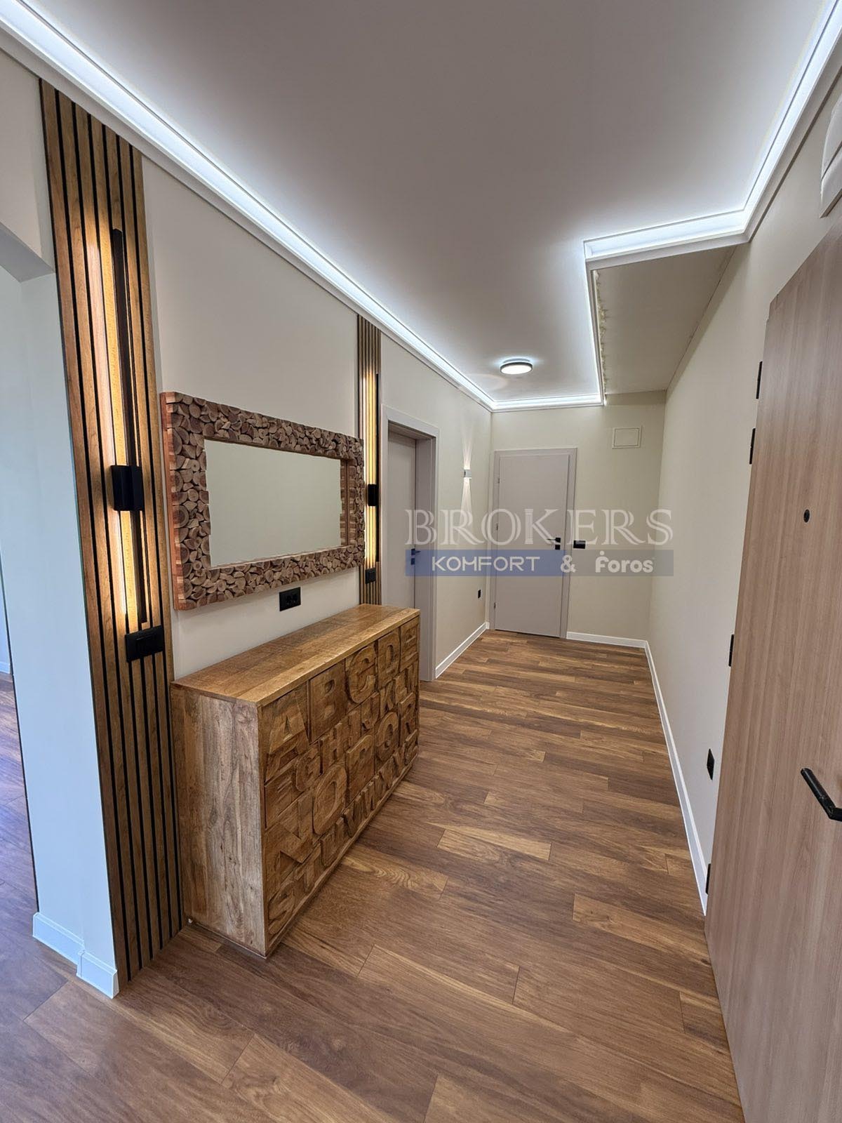 Продава 3-СТАЕН, гр. Варна, м-т Ален мак, снимка 3 - Апартаменти - 55940905