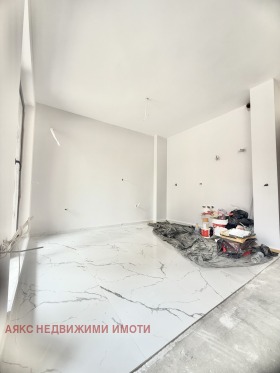 2-стаен град София, Кръстова вада 1