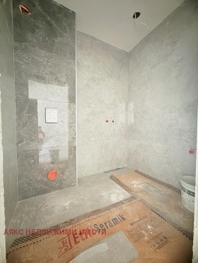 2-стаен град София, Кръстова вада 4