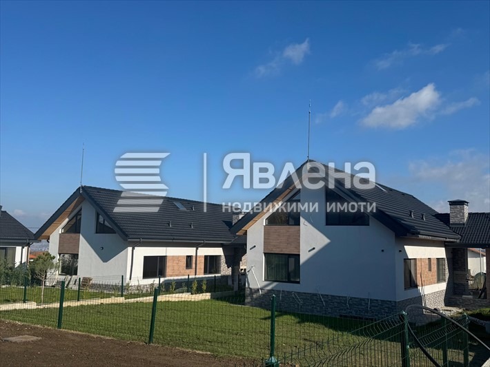 Продава КЪЩА, гр. Варна, с. Звездица, снимка 2 - Къщи - 53115407