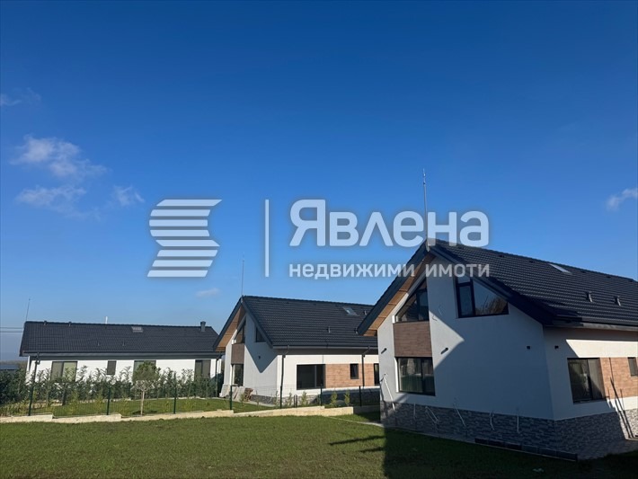 Продава КЪЩА, гр. Варна, с. Звездица, снимка 4 - Къщи - 53115407
