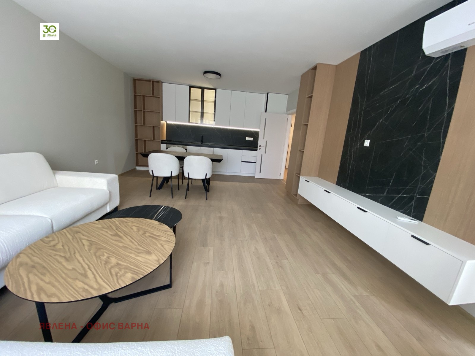 Продава 3-СТАЕН, гр. Варна, Център, снимка 2 - Апартаменти - 55824040