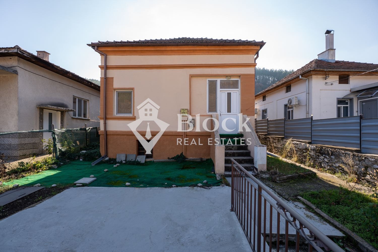 Продава КЪЩА, гр. Белово, област Пазарджик, снимка 2 - Къщи - 52811820