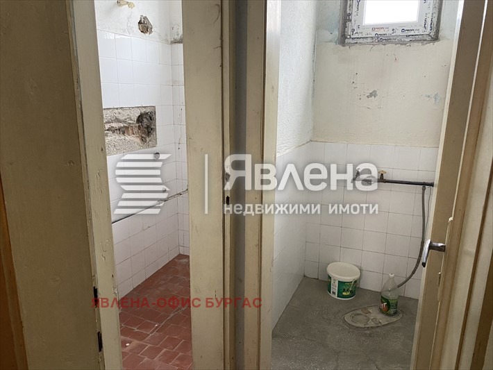 Продава КЪЩА, гр. Айтос, област Бургас, снимка 8 - Къщи - 53157153
