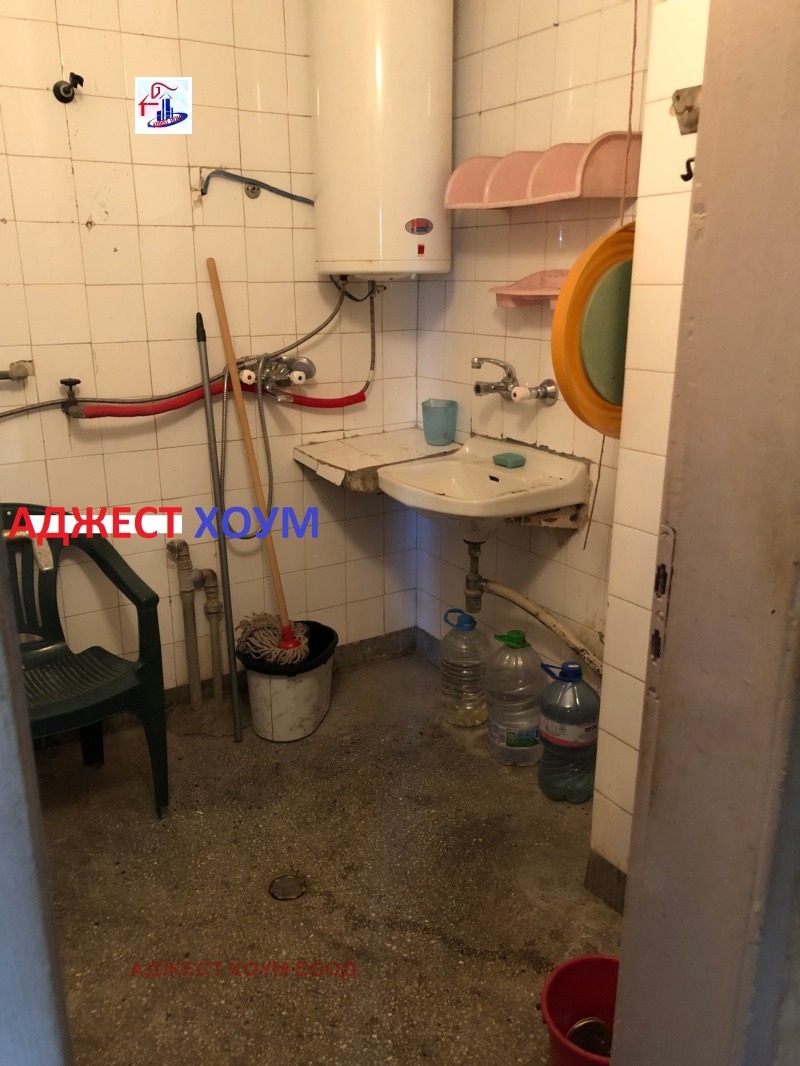 Продава  2-стаен град Шумен , Добруджански , 68 кв.м | 78327727 - изображение [10]