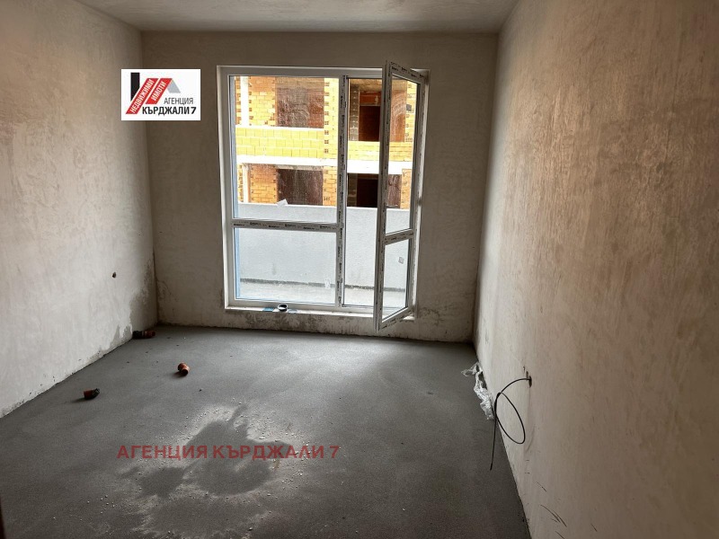 Продава  3-стаен град Кърджали , Възрожденци , 96 кв.м | 15210236 - изображение [6]